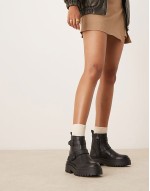 Tasmin double buckle boot in black