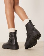 Tasmin double buckle boot in black