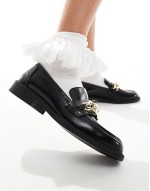 chain detail loafer in black
