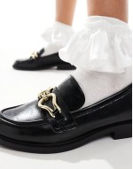 chain detail loafer in black