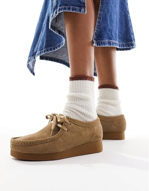 Wallabee Evo shoes in dark tan suede