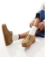 Wallabee Evo shoes in dark tan suede