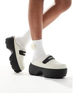 Unisex Stomp loafer in white
