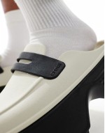 Unisex Stomp loafer in white
