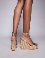 Cassie sandals with wedge in gold leather